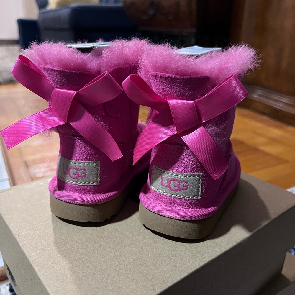 Uggs pink Bailey bow toddler size 6